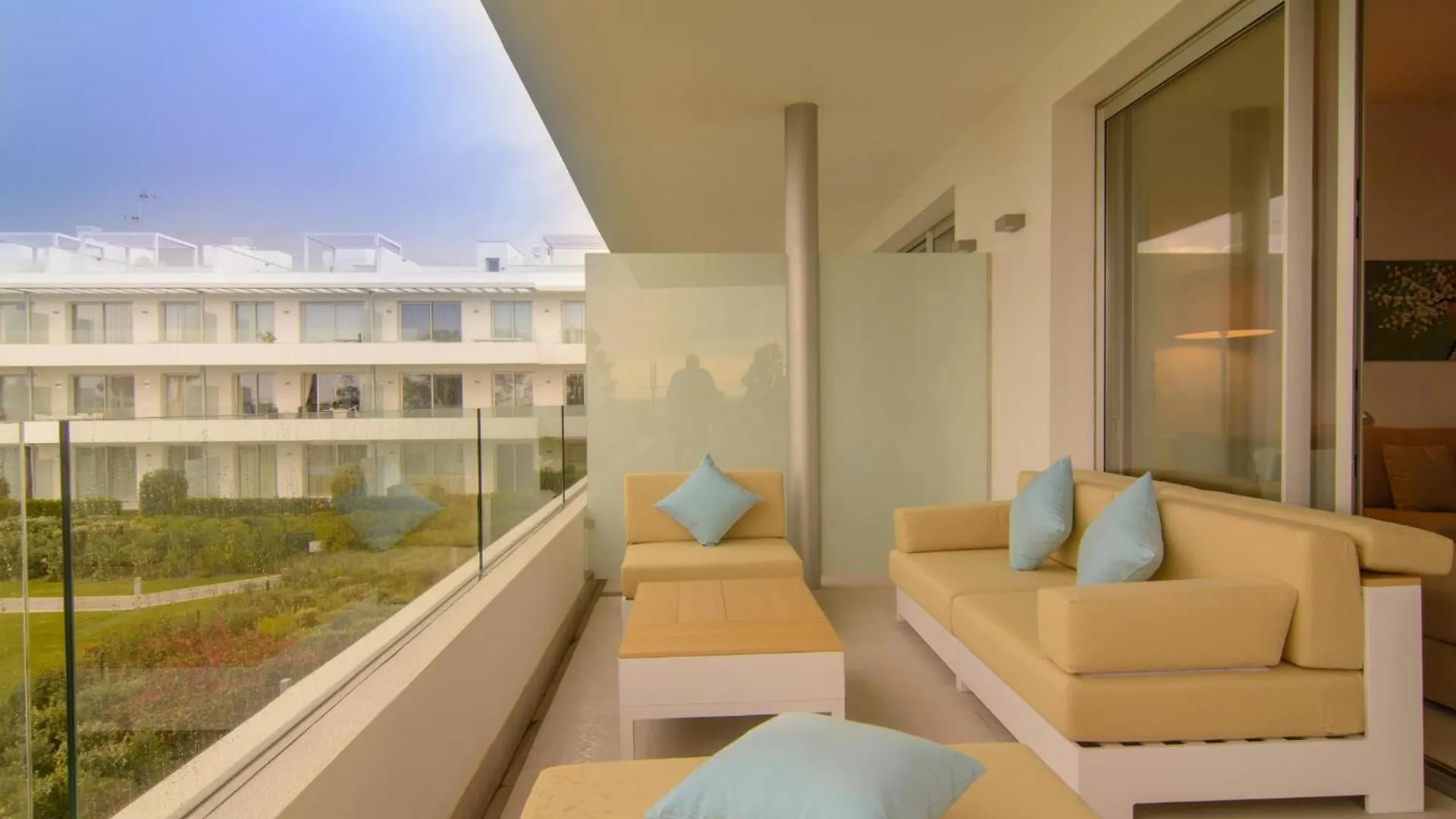 Brand New Apartment In Belaire, Pools, Garden Estepona Spanien