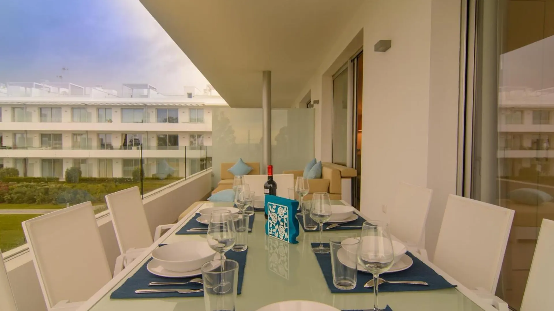 Brand New Apartment In Belaire, Pools, Garden Estepona