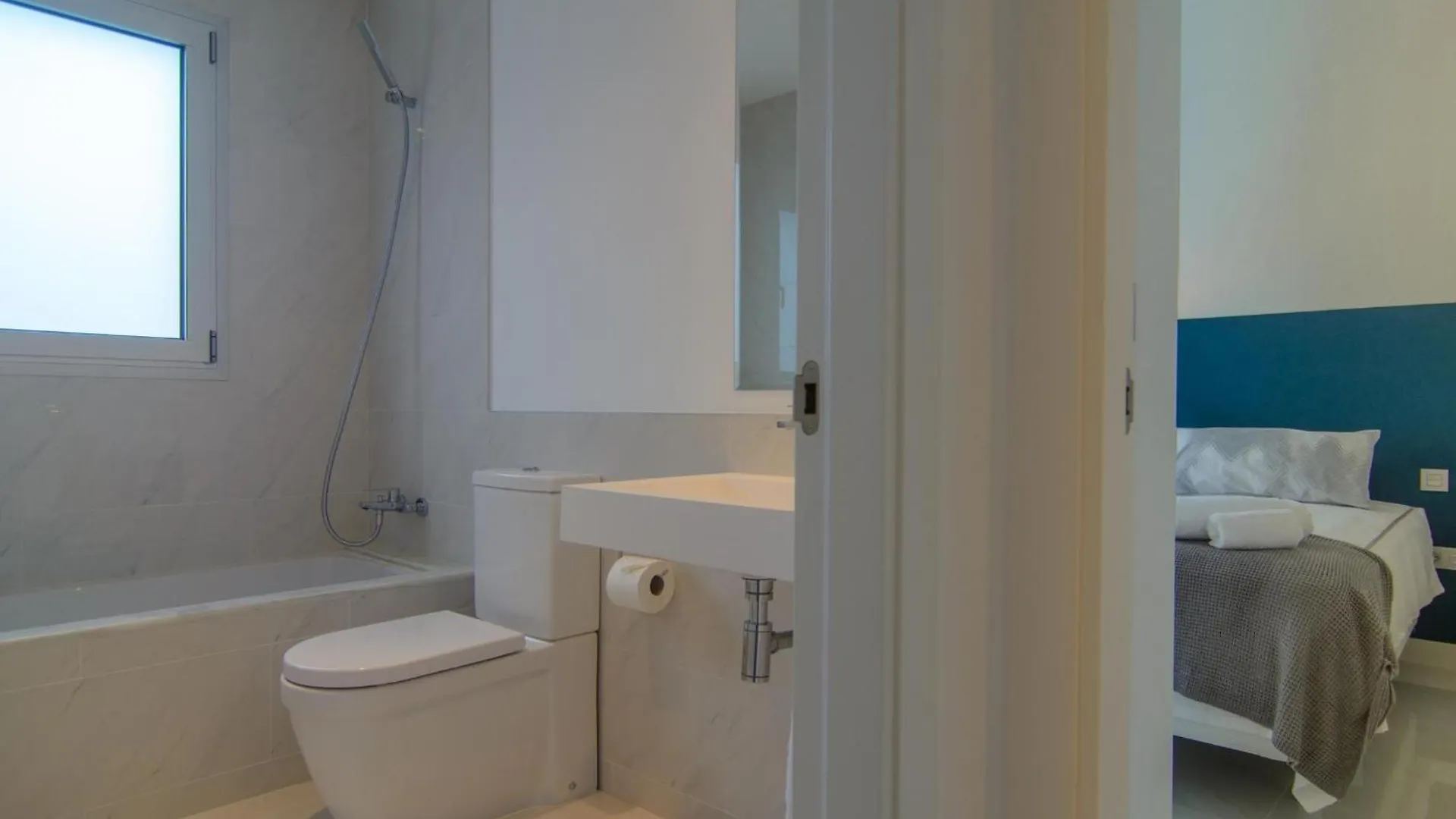 Brand New Apartment In Belaire, Pools, Garden Estepona