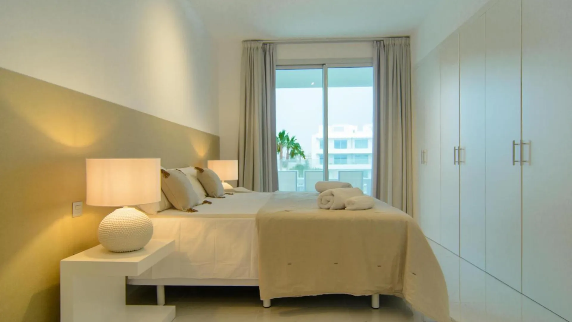 Brand New Apartment In Belaire, Pools, Garden Estepona