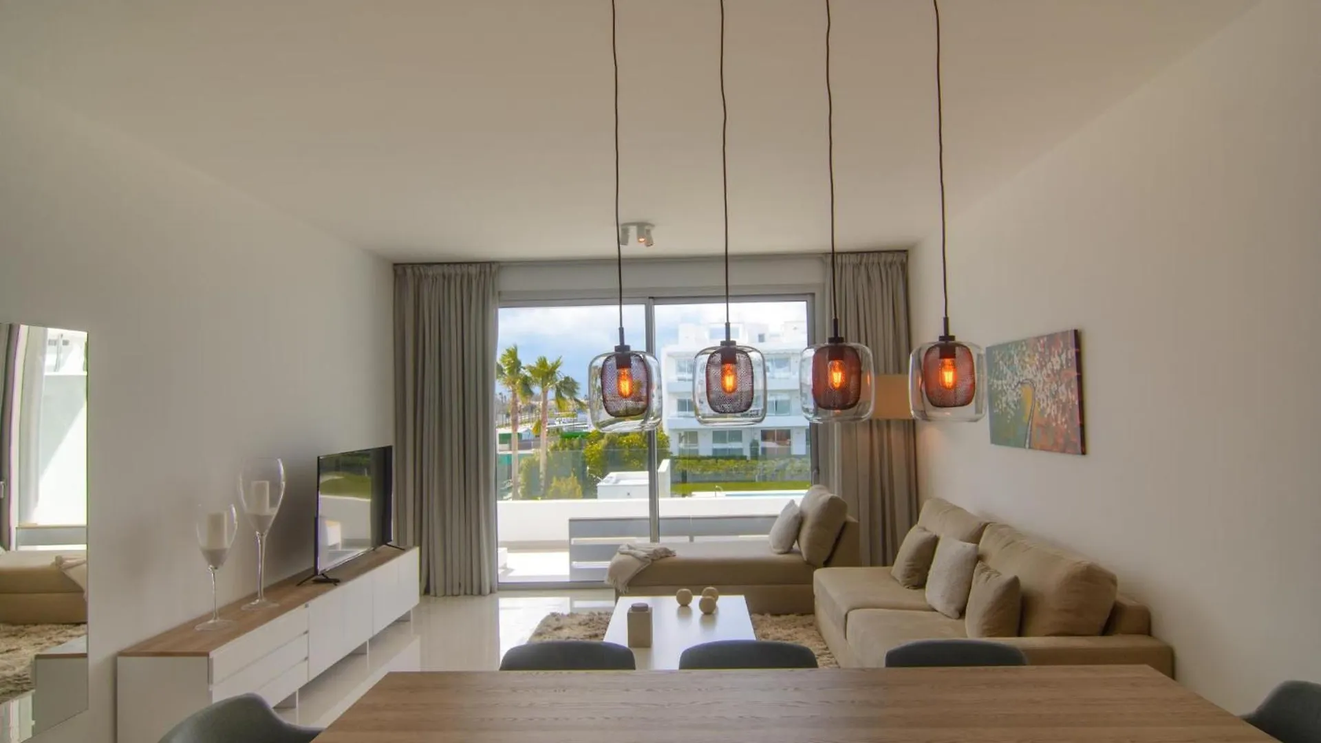 Brand New Apartment In Belaire, Pools, Garden Estepona