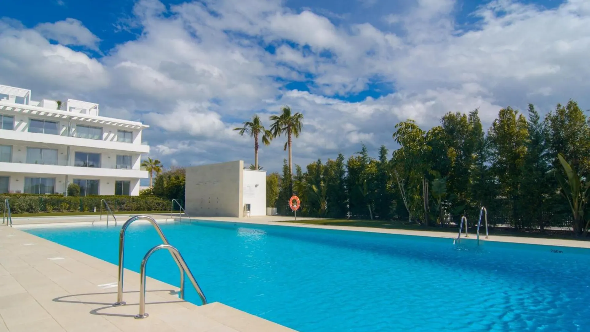 Brand New Apartment In Belaire, Pools, Garden Estepona Spanien